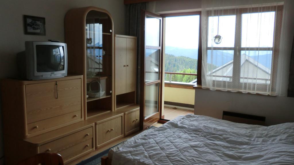 Apartment Margret Im Haus Sonnleitn Sonnenalpe Nassfeld Kamer foto