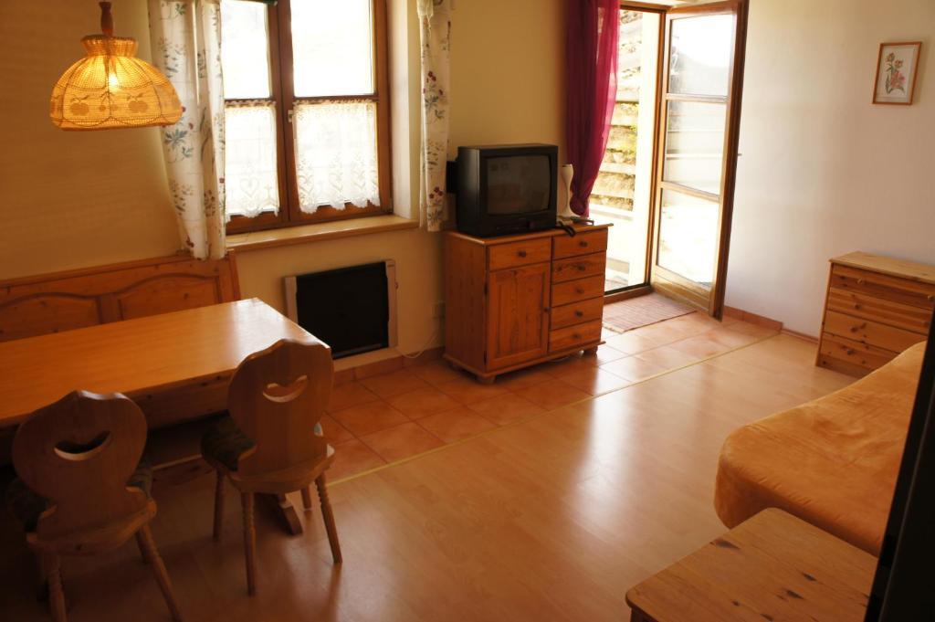 Apartment Margret Im Haus Sonnleitn Sonnenalpe Nassfeld Kamer foto